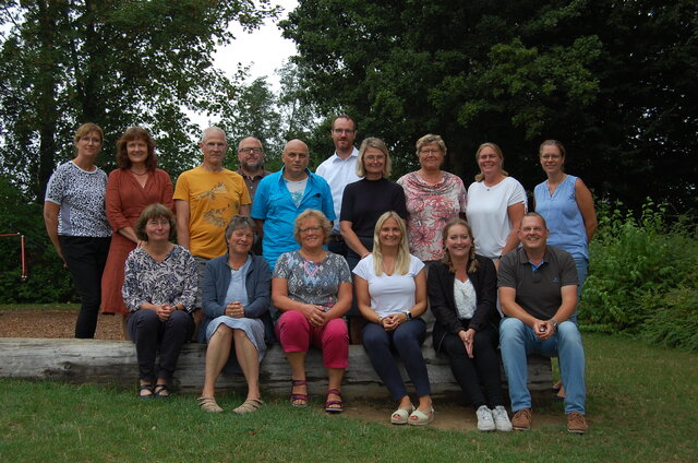 Ein Gruppenfoto vom Kollegium des Berufskollegs in Brakel.